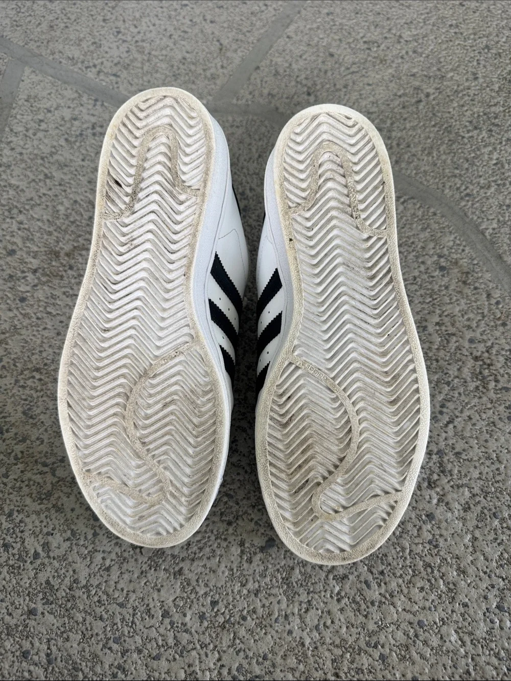 Adidas kids white leather triple stripe lace up sneakers size 5.5
